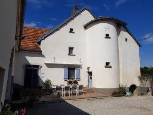 B&B / Chambres d'hotes Chambre cosy dans maison historique avec parc et accueil chevaux - FR-1-583-256 : photos des chambres