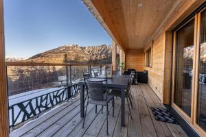 Chalets Residence Pramouton - Chalet moderne avec vue splendide sur la vallee MAE-0401 : photos des chambres