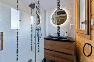 Chalets Residence Pramouton - Chalet moderne avec vue splendide sur la vallee MAE-0401 : photos des chambres