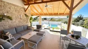 Villa MM Stankovci with heated pool, sauna, jacuzzi - Budak