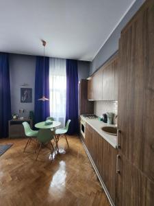 New Ave Home- Mall Afi