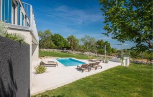 Lovely Home In Barban With Kitchen