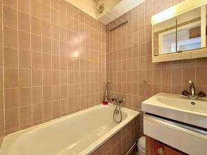 Appartements Studio skis aux pieds avec balcon et animaux admis - FR-1-432-89 : photos des chambres