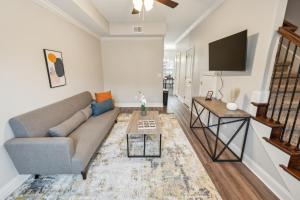 Biltmore Luxury 1517 #2 Townhomes l 2Bd 2 Bth