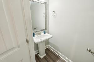 Biltmore Luxury 1517 #2 Townhomes l 2Bd 2 Bth