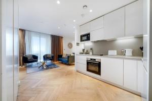 Warmly Relaxed Apart, 5beds, 5mins walk to tube station, 10mins to Westend, Ctral London