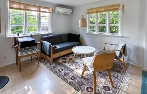 2 Bedroom Lovely Home In Grenaa