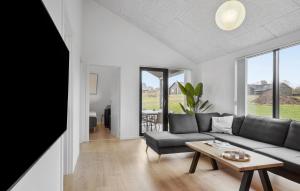 4 Bedroom Stunning Home In Haderslev