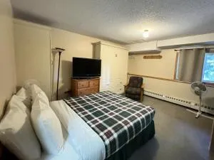 Griz Inn RMC Rentals by Park Vacation Management