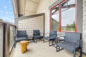 Mountain Thunder Bluebird Condo: Ski In, Top-Floor w Views, Resort Amenities