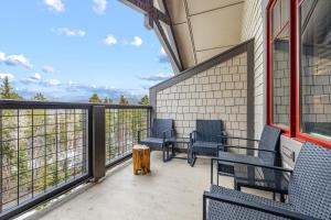 Mountain Thunder Bluebird Condo: Ski In, Top-Floor w Views, Resort Amenities