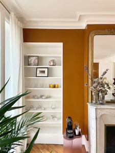 ParisHome! Double Balcony, Art & Designer Touches