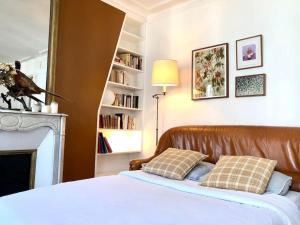 ParisHome! Double Balcony, Art & Designer Touches