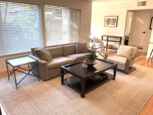 Nicely Furnished 2BR Menlo Park Apartment