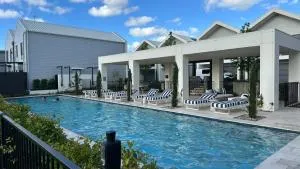 Brand-new entire terrace home - Bellbird Park