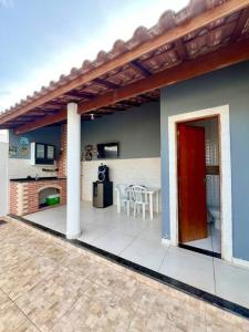 Casa em Itaipuaçu com piscina e 3 qtos