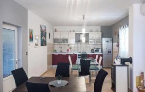 3 Bedroom Awesome Home In Bibinje