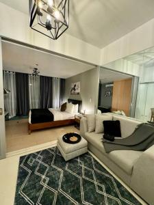 One Uptown Stylish Retro Suite