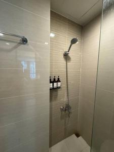 One Uptown Stylish Retro Suite