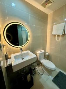 One Uptown Stylish Retro Suite