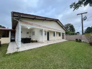 Casa amarela na lagoa de Ibiraquera - Rio dʼUna