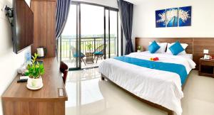 Phòng Deluxe Giường Đôi Có Ban Công (Deluxe Double Room with Balcony)