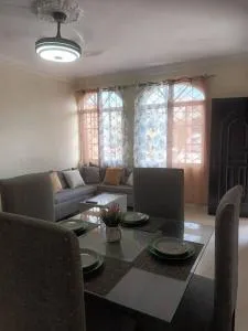 Apartamento primer piso con agua caliente - La Ceibita