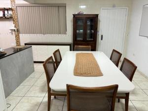 Casa duas quadras da Praia