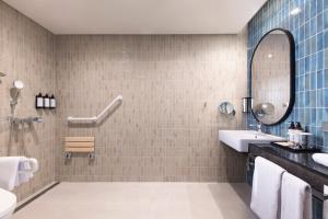 Phòng Cao Cấp có Giường Đôi Lớn (Superior Room with 1 Queen Size Bed)