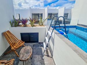 Top level studio with minifridge microwave and splash pool