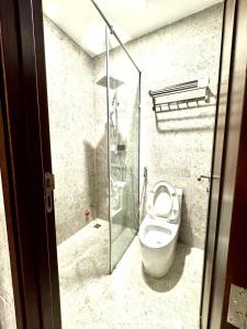 Phòng ngủ Tập thể 8 Giường cho cả Nam và Nữ (8-Bed Mixed Dormitory Room)