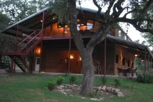 Rockin' B Ranch Creek View Barndominium - Pipe Creek