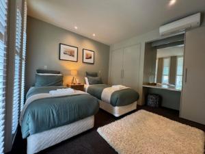 Unit 6 Centenary Park Townhouse