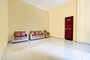 Collection O 90693 ORCHID EDOTEL Boyolangu