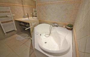 Maisons de vacances Awesome Home In St Marcellin L Vaison : photos des chambres