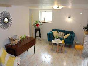 Maisons de vacances Gite cosy 4 pers., terrasse, proche activites nature, WiFi, parking a Cherveix-Cubas - FR-1-616-392 : photos des chambres