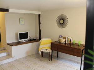 Maisons de vacances Gite cosy 4 pers., terrasse, proche activites nature, WiFi, parking a Cherveix-Cubas - FR-1-616-392 : photos des chambres