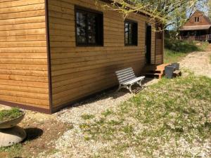 Chalet bois intime avec Wifi, piscine partagée, à 1 km de St Pompont - FR-1-616-429