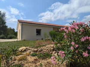 Appartements Studio moderne avec WiFi et parking a Baignes - FR-1-653-270 : photos des chambres