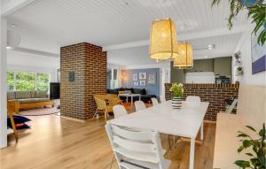 Three-Bedroom Holiday Home In Ebeltoft