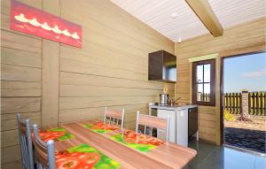 Lovely Apartment In Darlowo With Wifi