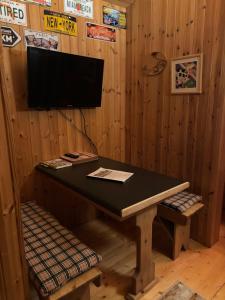 Cosy Countryside Log Cabin