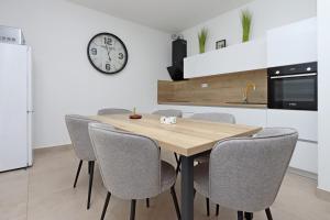 Seaside house for families with children Barbat, Rab - 22294