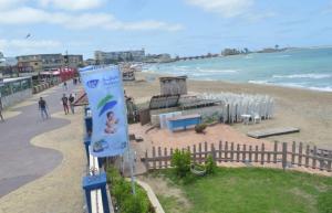 شقة غرفتين نوم بحديقة خاصة في المعمورة الشاطئ دور أرضي