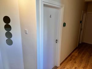 Smart Comfort StudioN4 Private Kitchenette Bathroom to Beach 260m Marina Port old City 900m