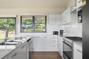 Travertine Vineyard Retreat - Stay Among the Vines