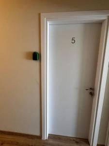 Smart Comfort StudioN5 private Kitchenette Bathroom Beach 250m Marina Port Old City 900m