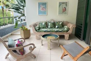 Miri Coconut 1 bdr flat with pool in a calm area near the sea and town - Atiue