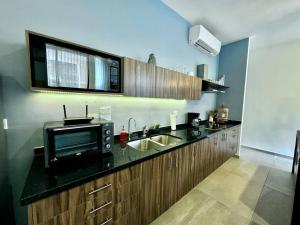 2 bedroom apartment in the heart of La Veleta!