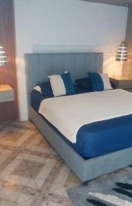 Casa Hotel avenida 22 cerca a escenario deportivos iglesias y clinicas Cra17a21a 27